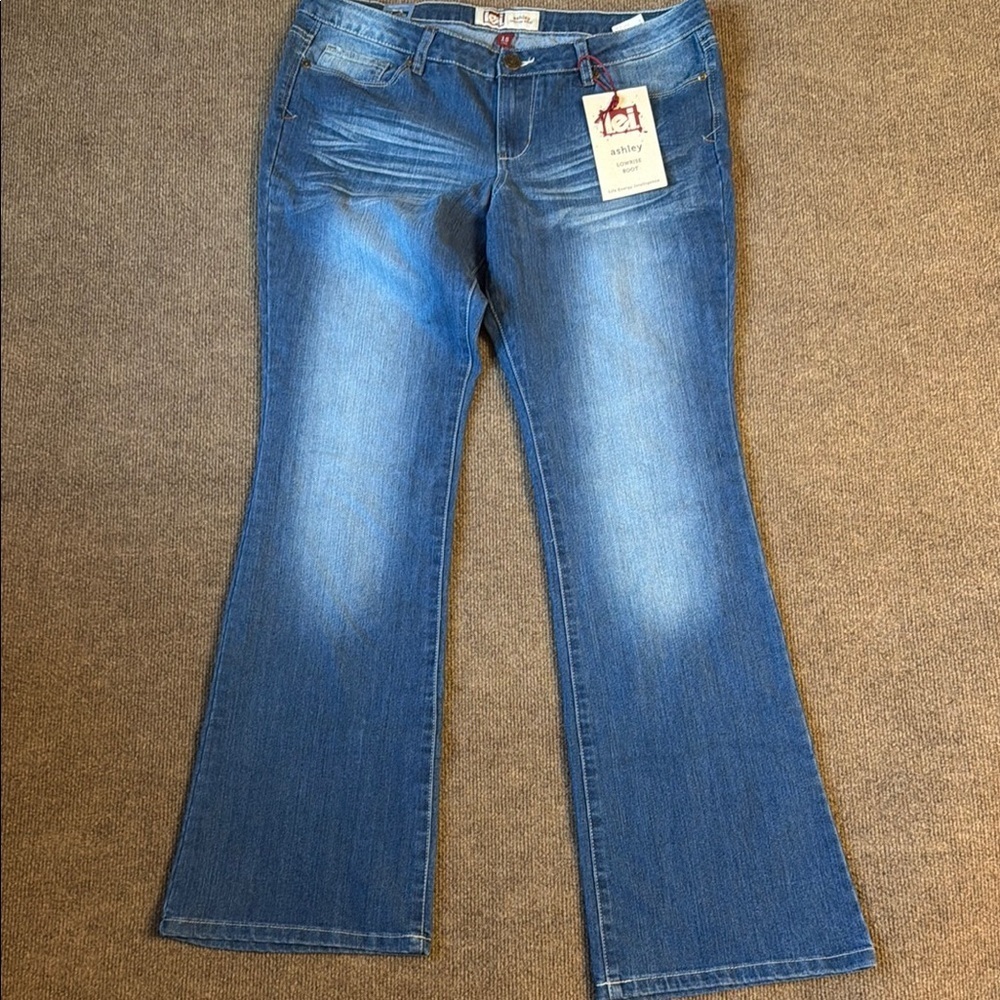 l.e.i. Ashley Low-Rise Bootcut Jeans Junior Women’s Size 15 Long Vintage NWT